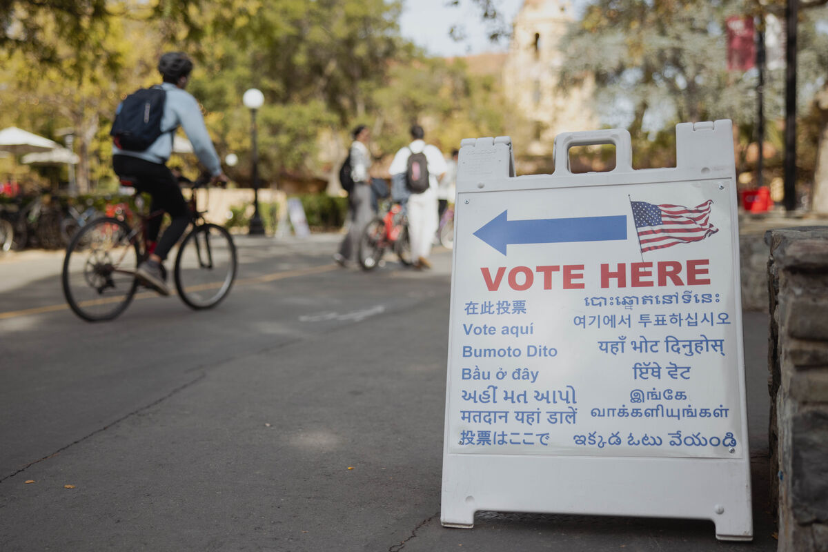 A "vote here' sign on the Stanford campus