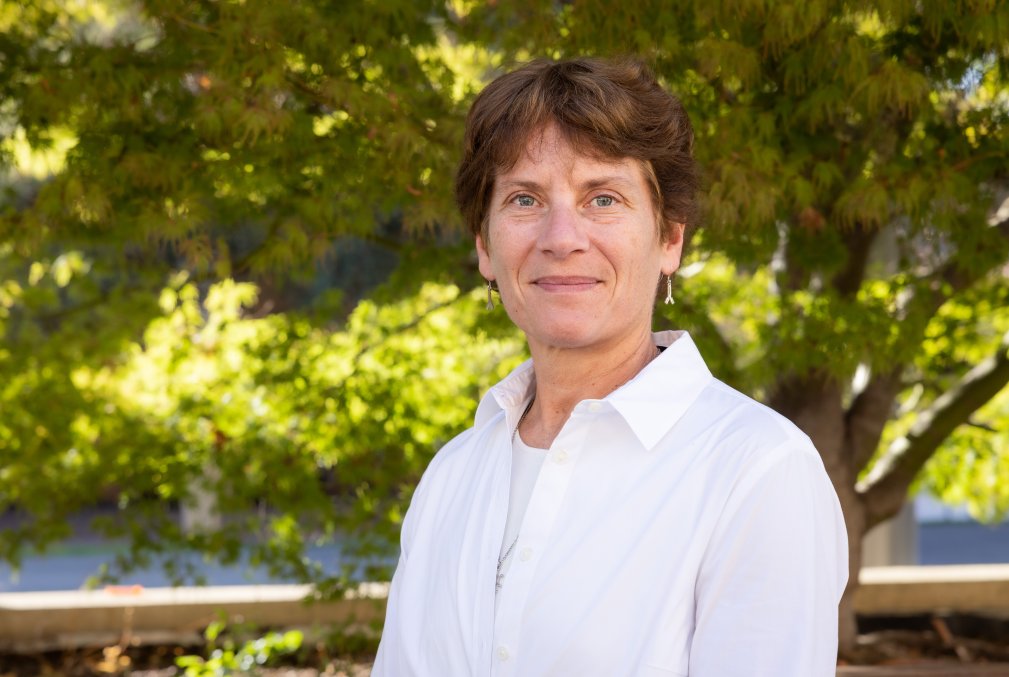 Photo of Nobel laureate chemist Carolyn Bertozzi